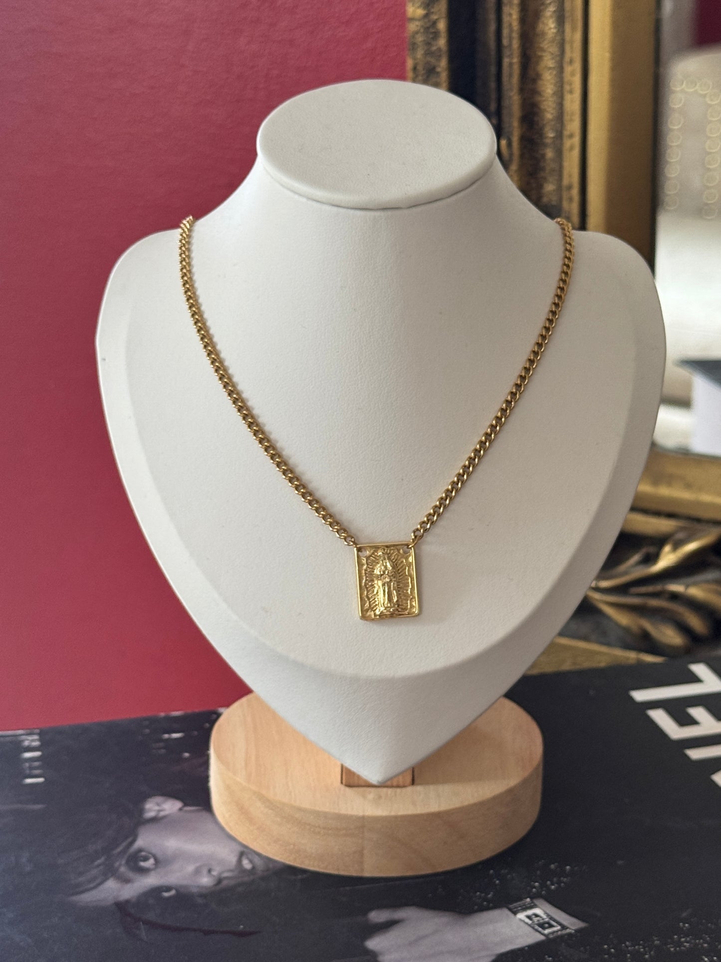 Medalla Virgen para caballero