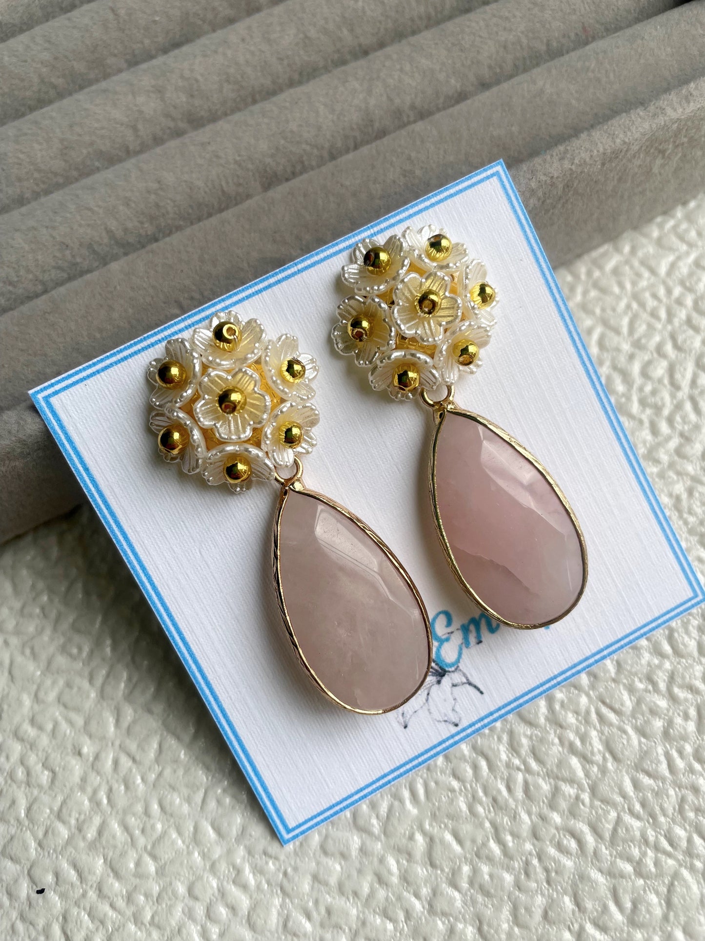 Tatiana con gema rosada