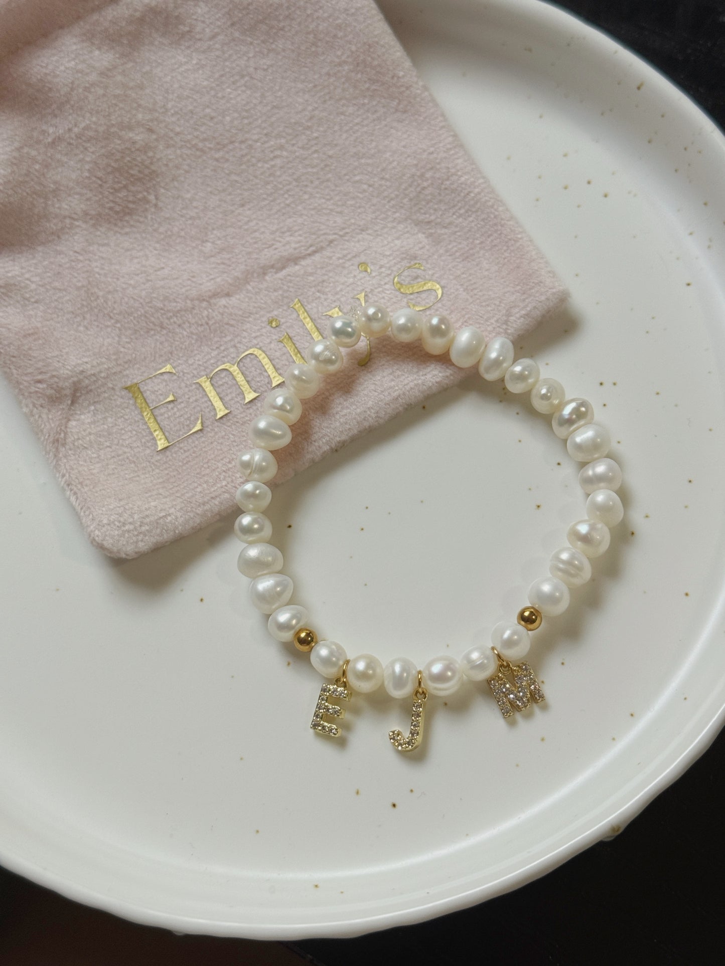 Pulsera perlas 3 iniciales