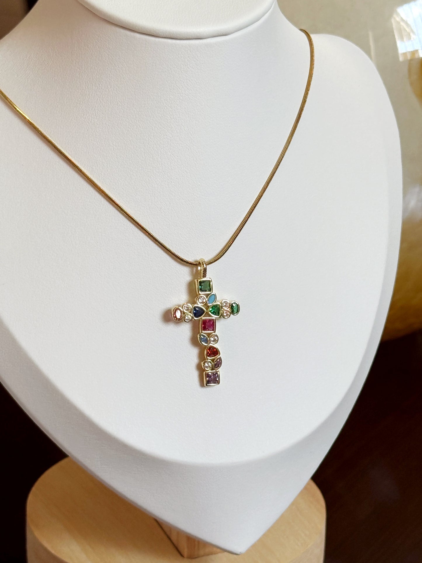 Cadena cruz multicolor