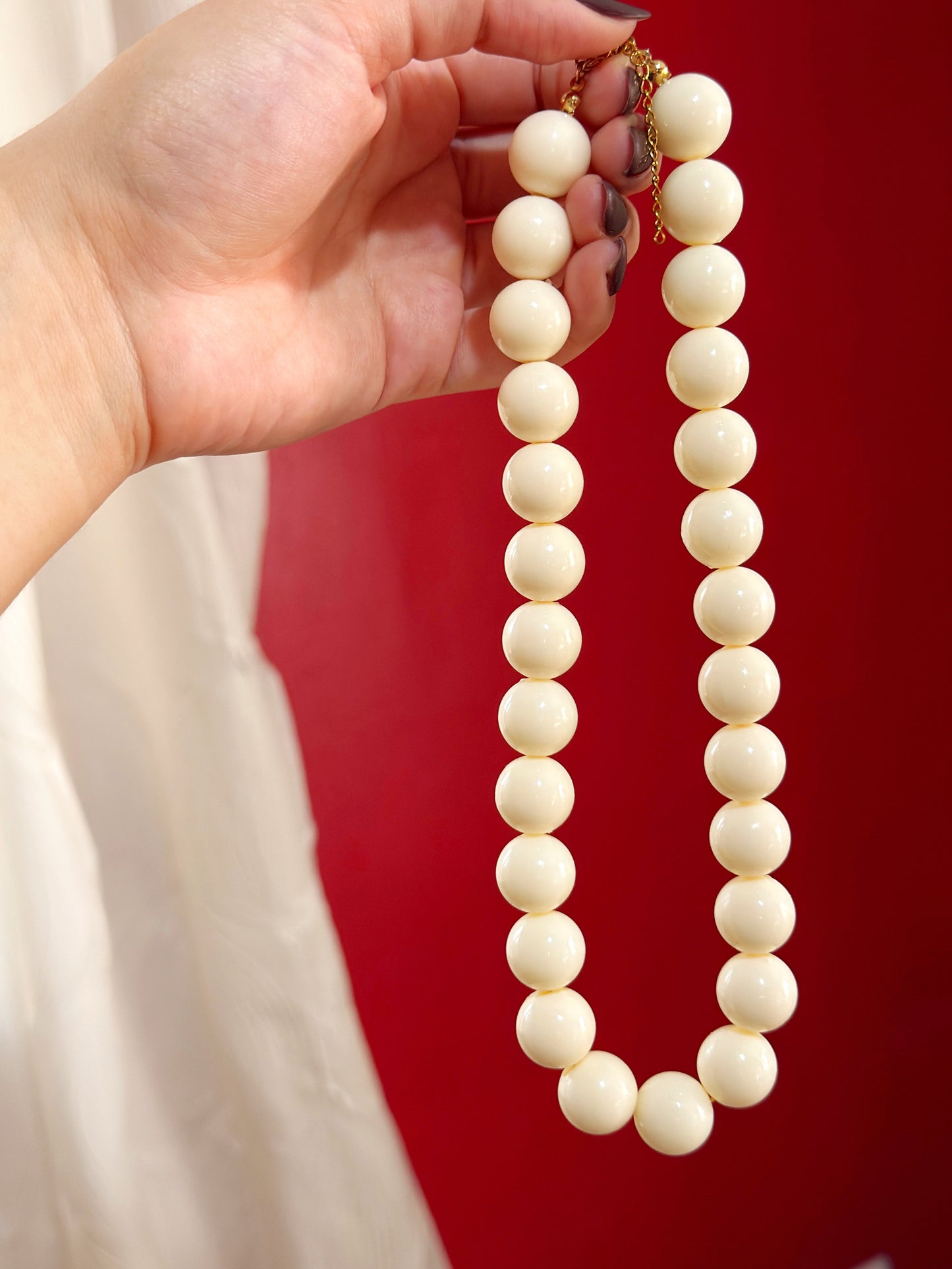 Collar bolas de chicle blanco hueso