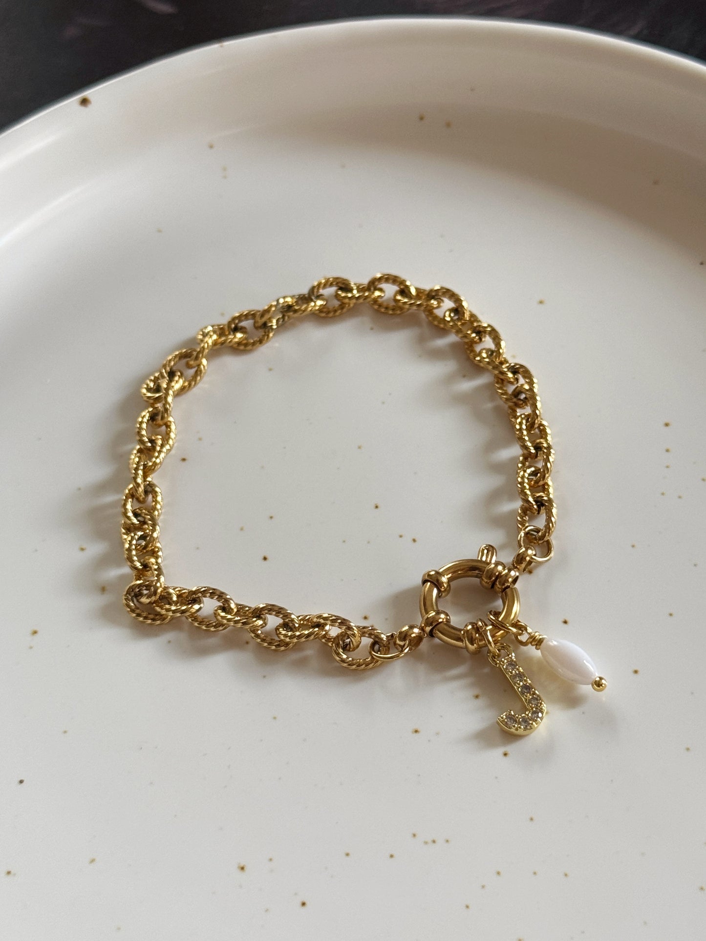 Pulsera eslabones con inicial y perla