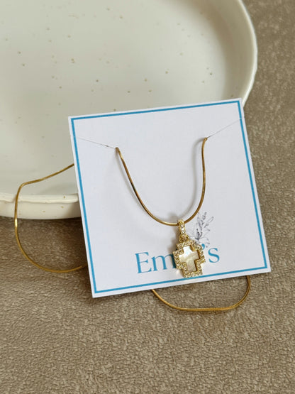 Cadena Cruz base nácar