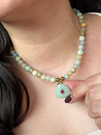 Collar amazonita con gema verde