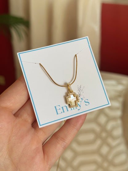 Cadena Cruz base nácar