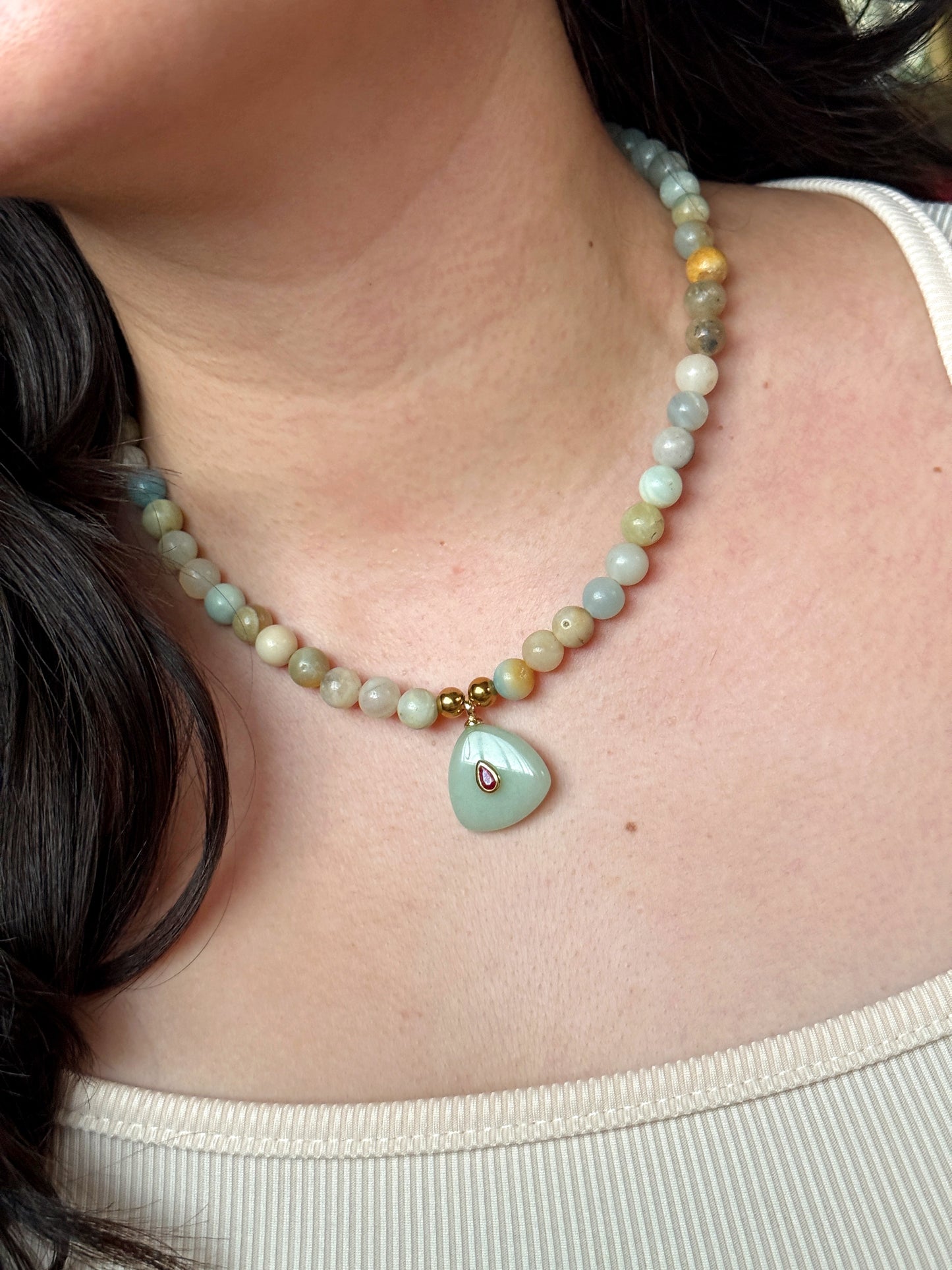 Collar amazonita con gema verde