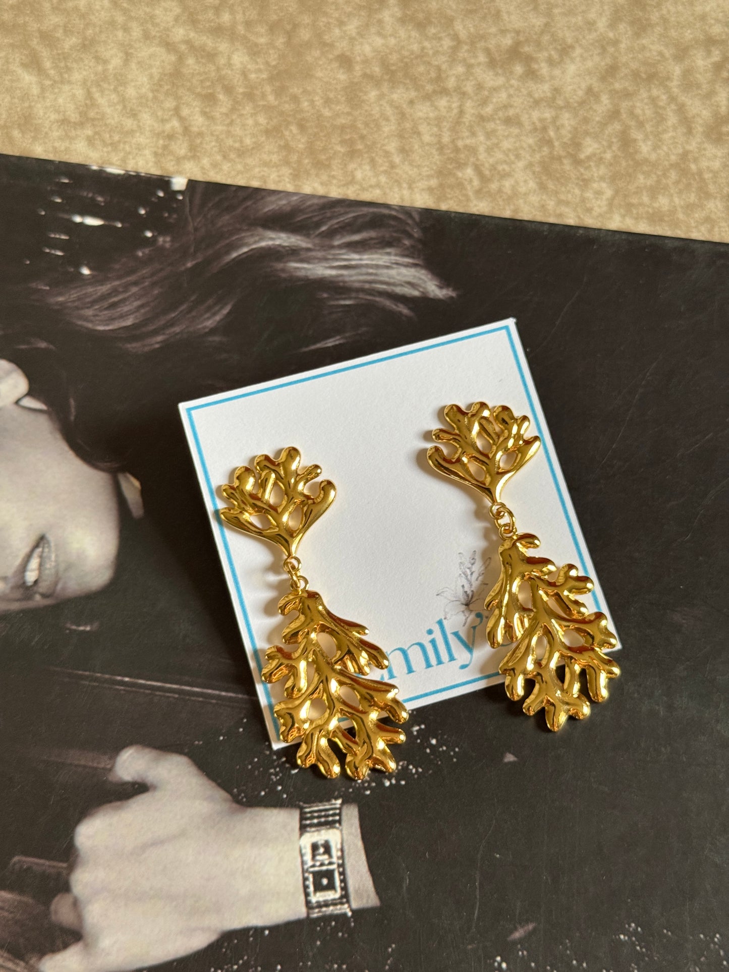 Aritos Corales dorados