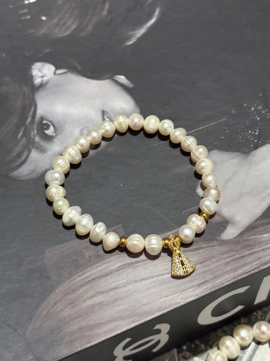 Pulsera virgencita con perlas