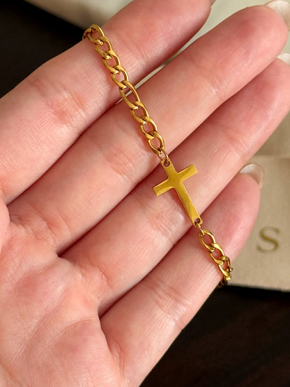 Pulsera con cruz plana