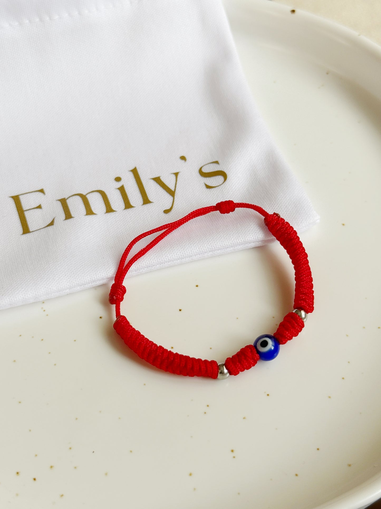 Hilito rojo con ojo turco