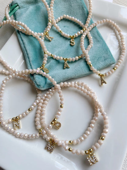 Pulsera cristales con inicial clásicas