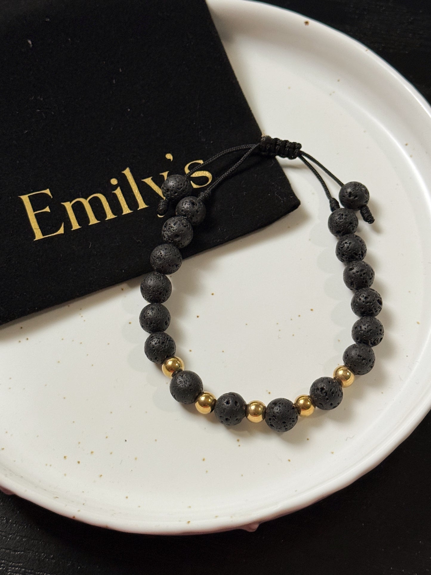 Pulsera de piedras volcánicas