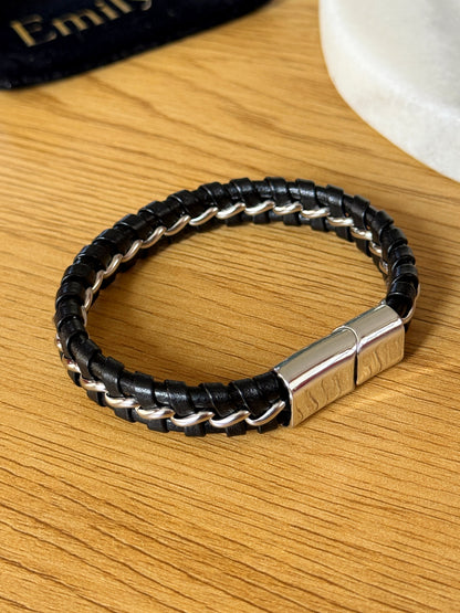 Brazalete de cuero con acero