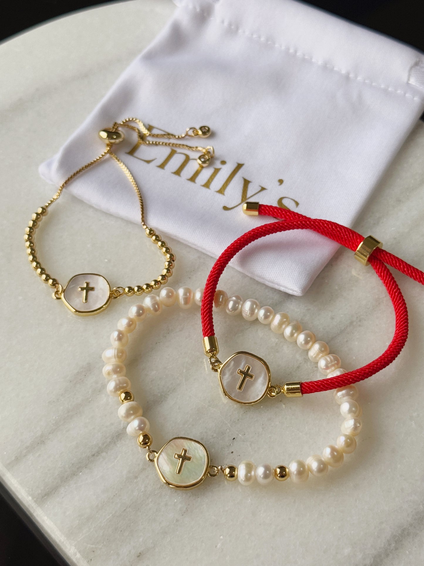 Brazalete medalla cruz nácar