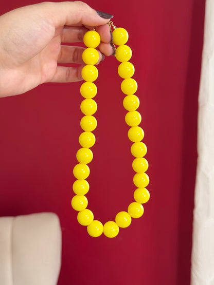 Collar bolas de chicle amarillo