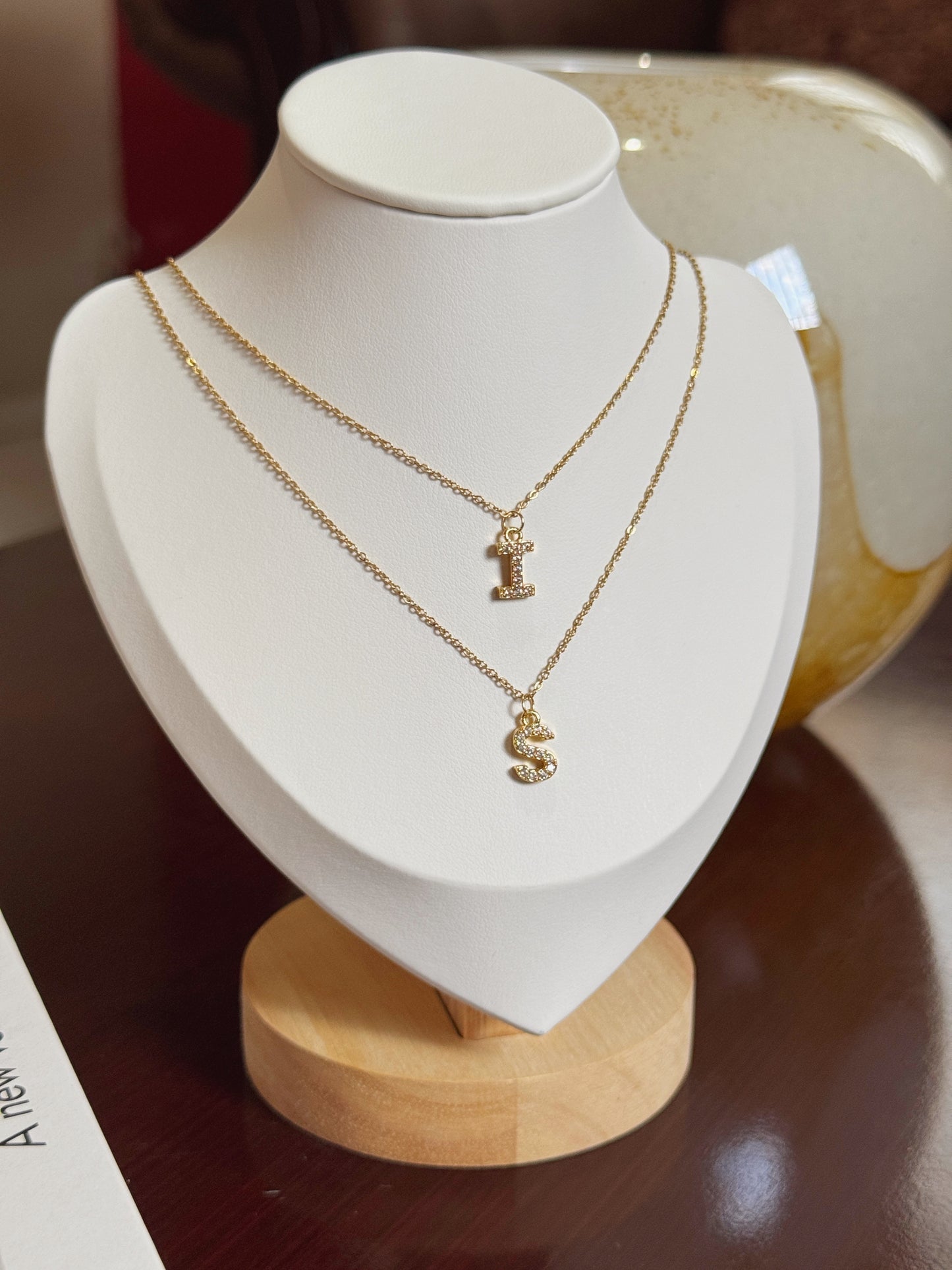 Cadena sencilla con inicial zirconia