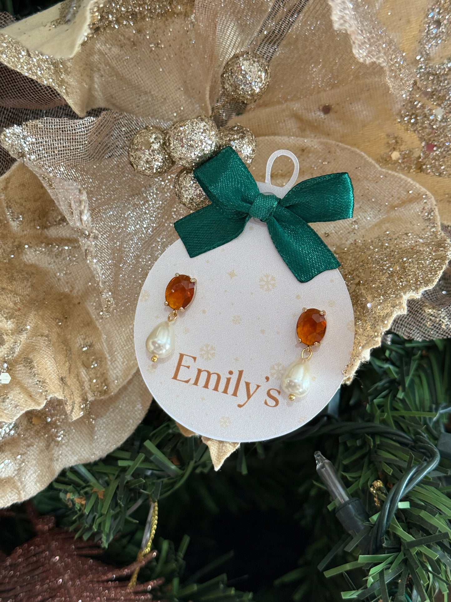 Studs gemas café con perla gota