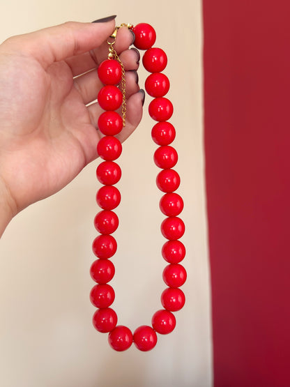 Collar bolas de chicle rojo