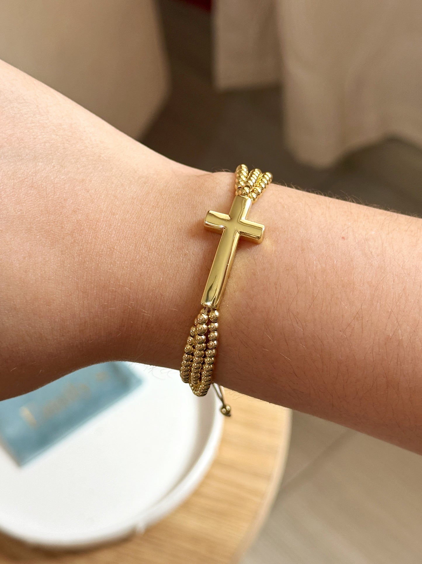Brazalete balines con cruz bold