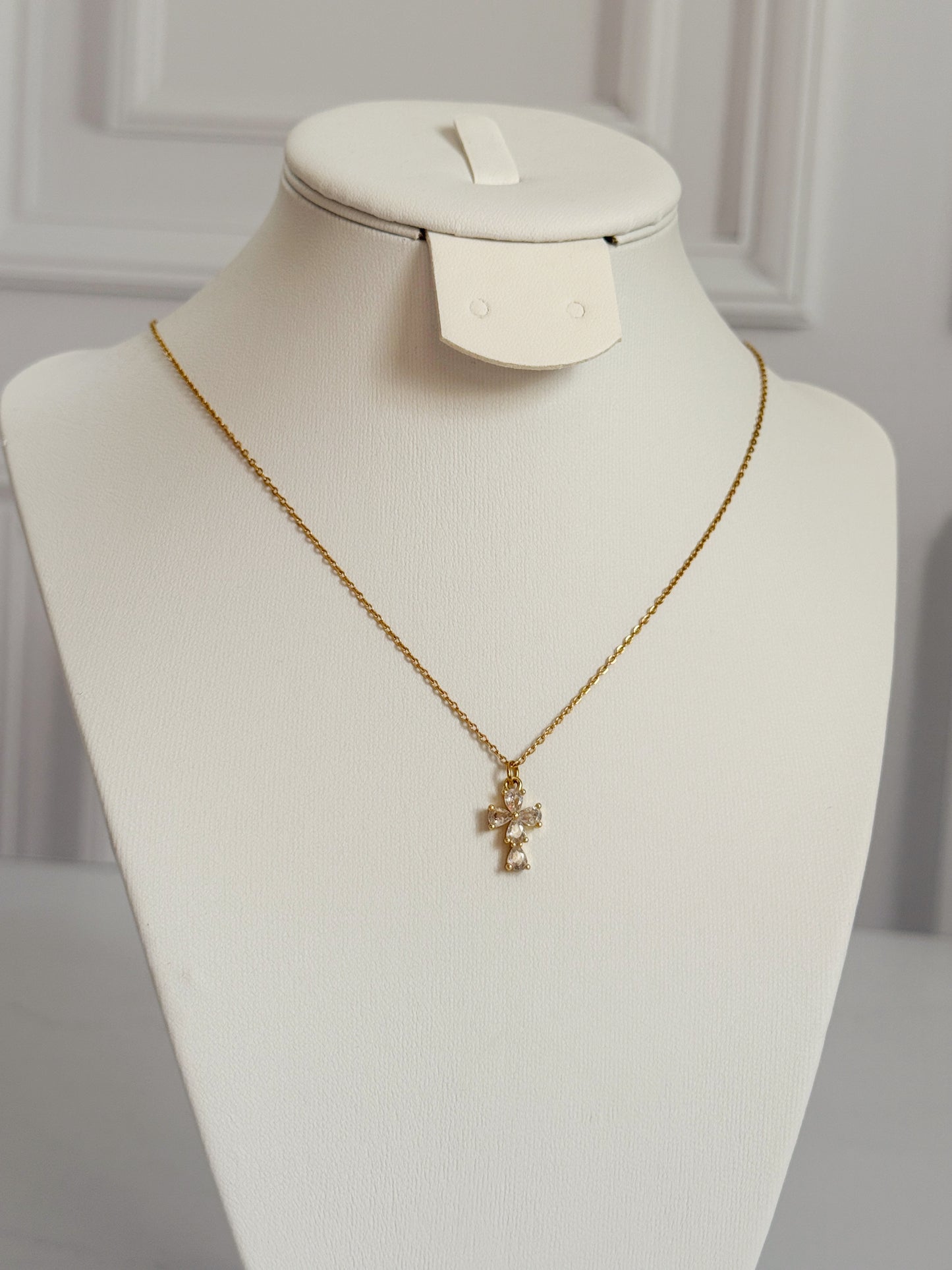 Cadena Cruz gotas zirconias
