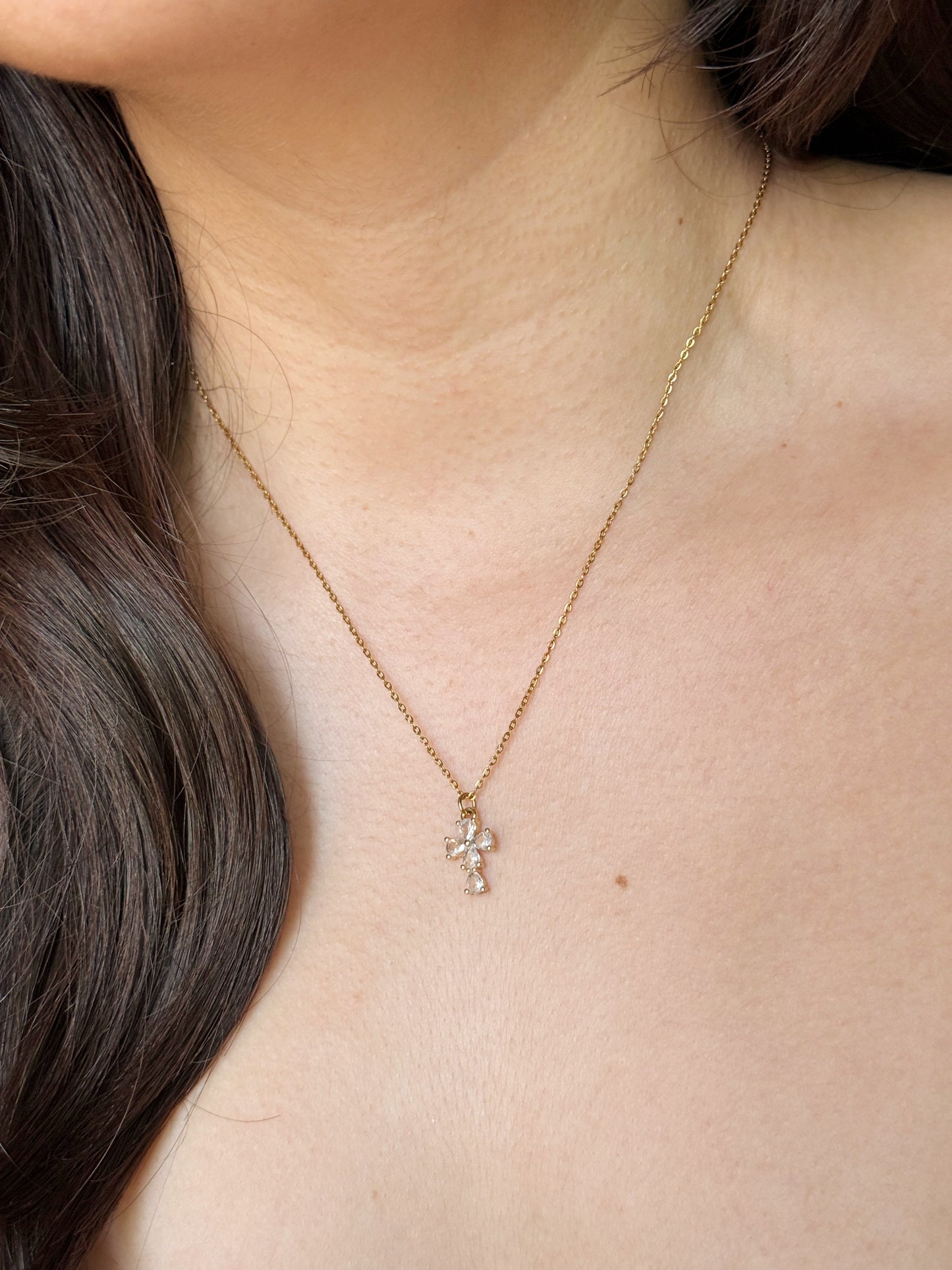 Cadena Cruz gotas zirconias