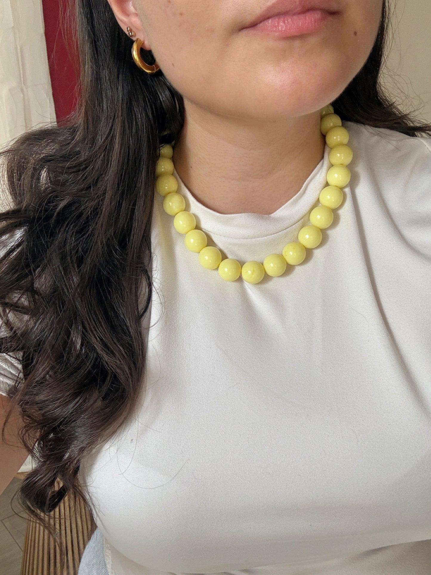 Collar bola de chicle amarillo