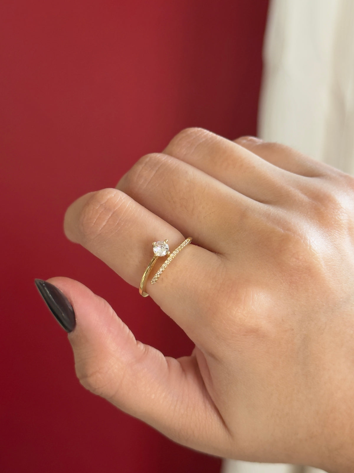 Anillo con zirconia