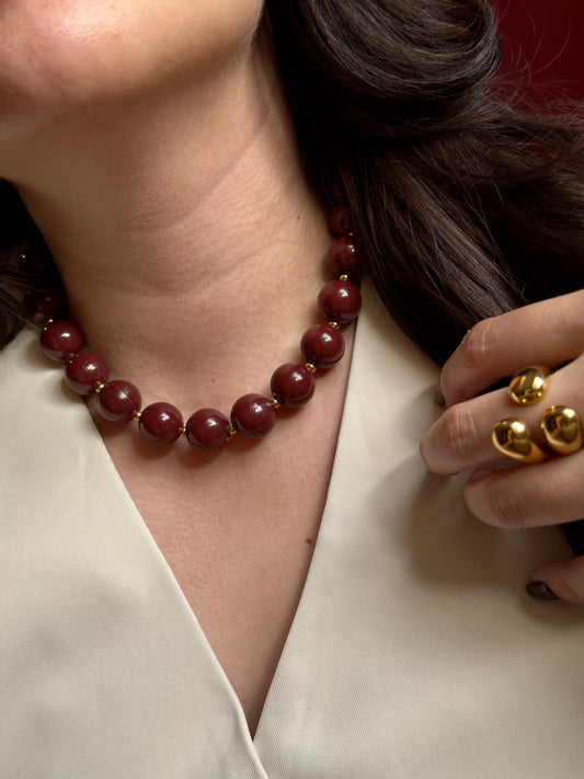 Collar bolas de chicle marrón