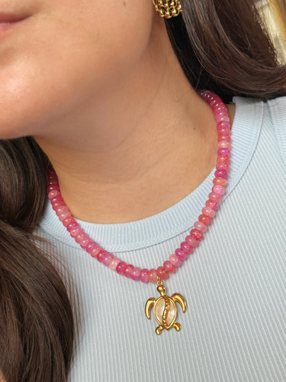 Collar rosa con tortuga carey